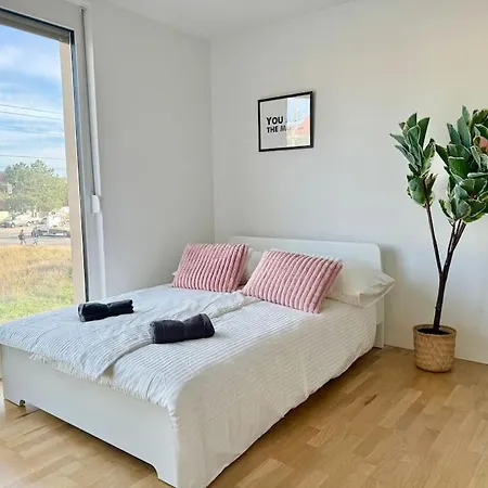 Moderne Stillvolle Mit Terrasse Apartment